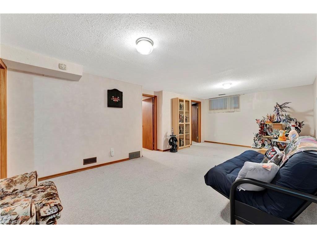 









5


Marcon

Court,
Kitchener,




ON
N2E 3G2

