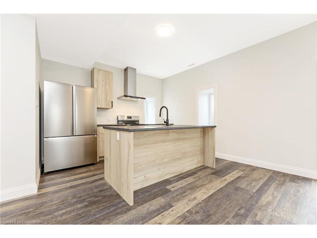 









33


Islington

Avenue,
Guelph,




ON
N1E 1B2

