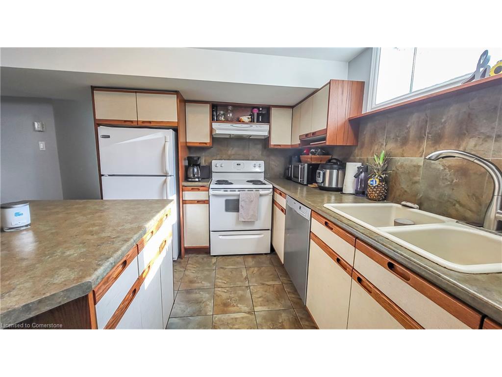 









326


Victoria

Street South, B,
Kitchener,




ON
N2M 3A3

