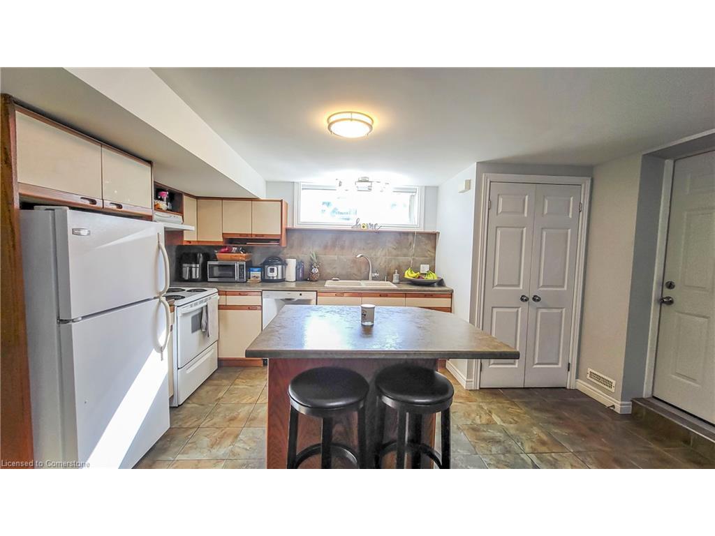 









326


Victoria

Street South, B,
Kitchener,




ON
N2M 3A3


