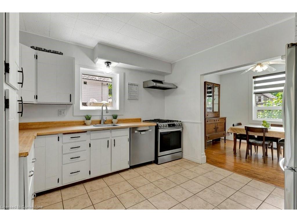 









405


Margaret

Street,
Cambridge,




ON
N3H 3X6

