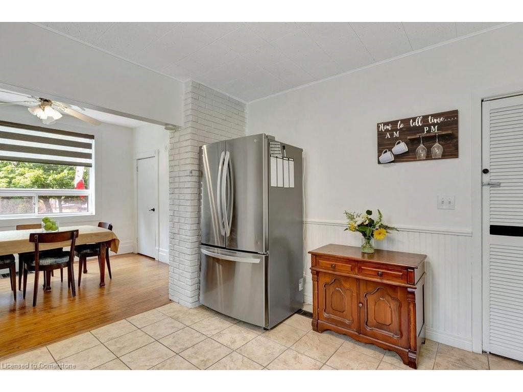 









405


Margaret

Street,
Cambridge,




ON
N3H 3X6

