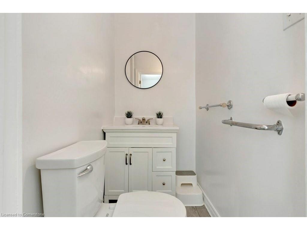 









405


Margaret

Street,
Cambridge,




ON
N3H 3X6

