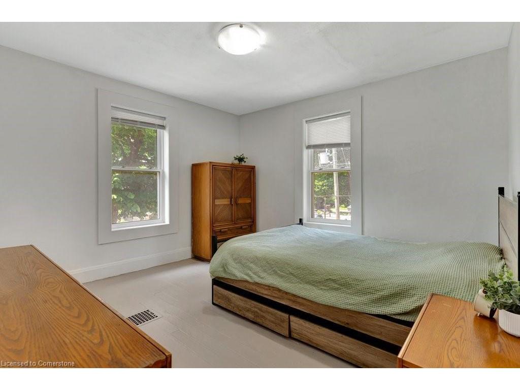 









405


Margaret

Street,
Cambridge,




ON
N3H 3X6

