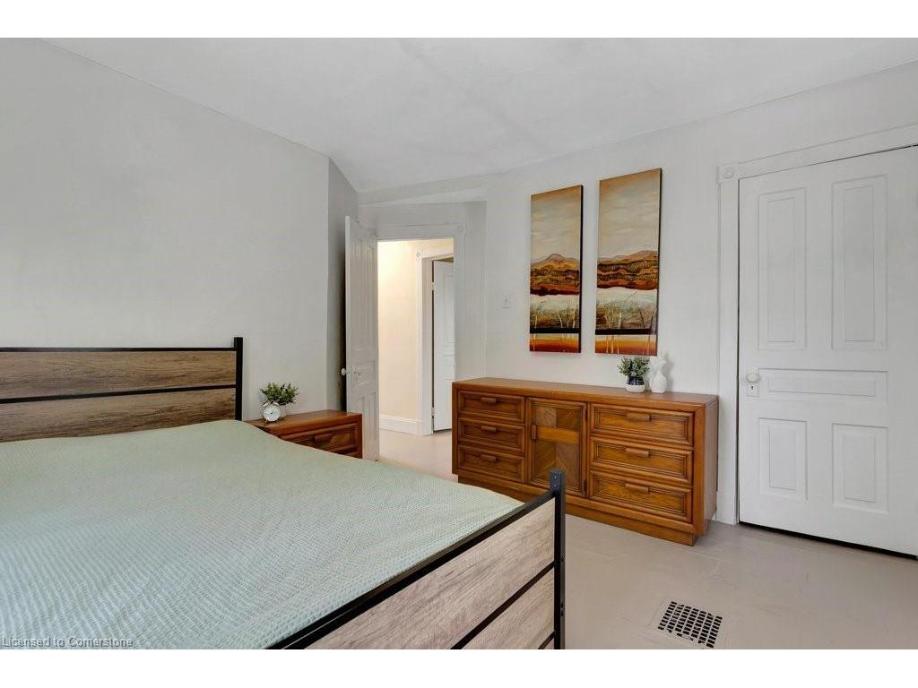 









405


Margaret

Street,
Cambridge,




ON
N3H 3X6

