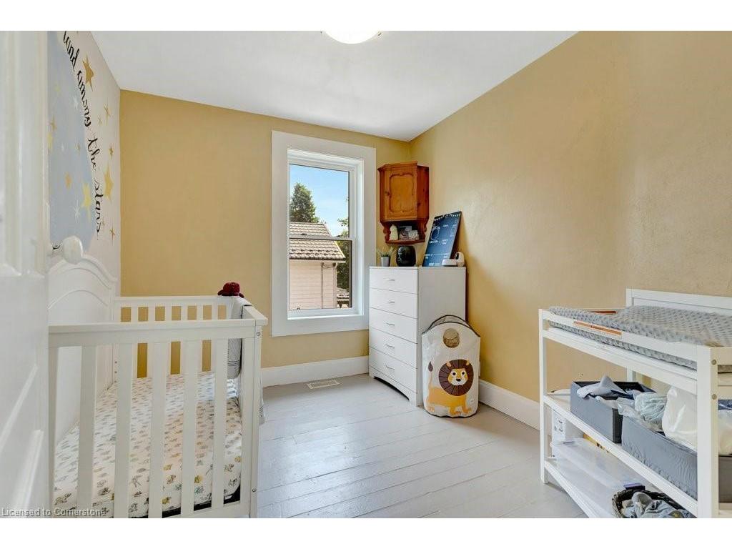 









405


Margaret

Street,
Cambridge,




ON
N3H 3X6

