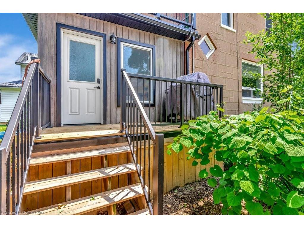 









405


Margaret

Street,
Cambridge,




ON
N3H 3X6

