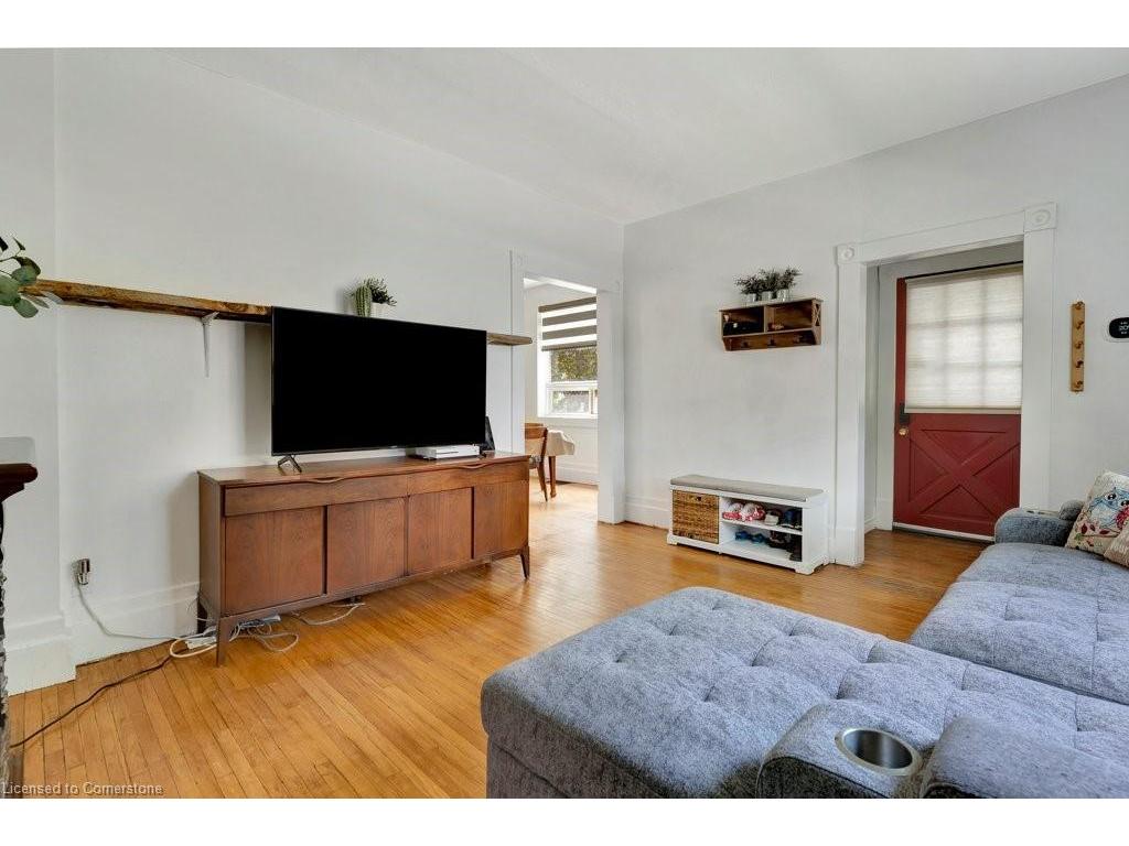 









405


Margaret

Street,
Cambridge,




ON
N3H 3X6

