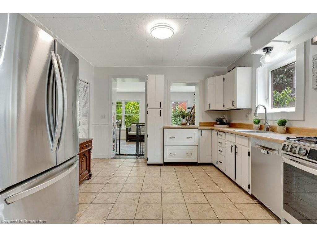 









405


Margaret

Street,
Cambridge,




ON
N3H 3X6

