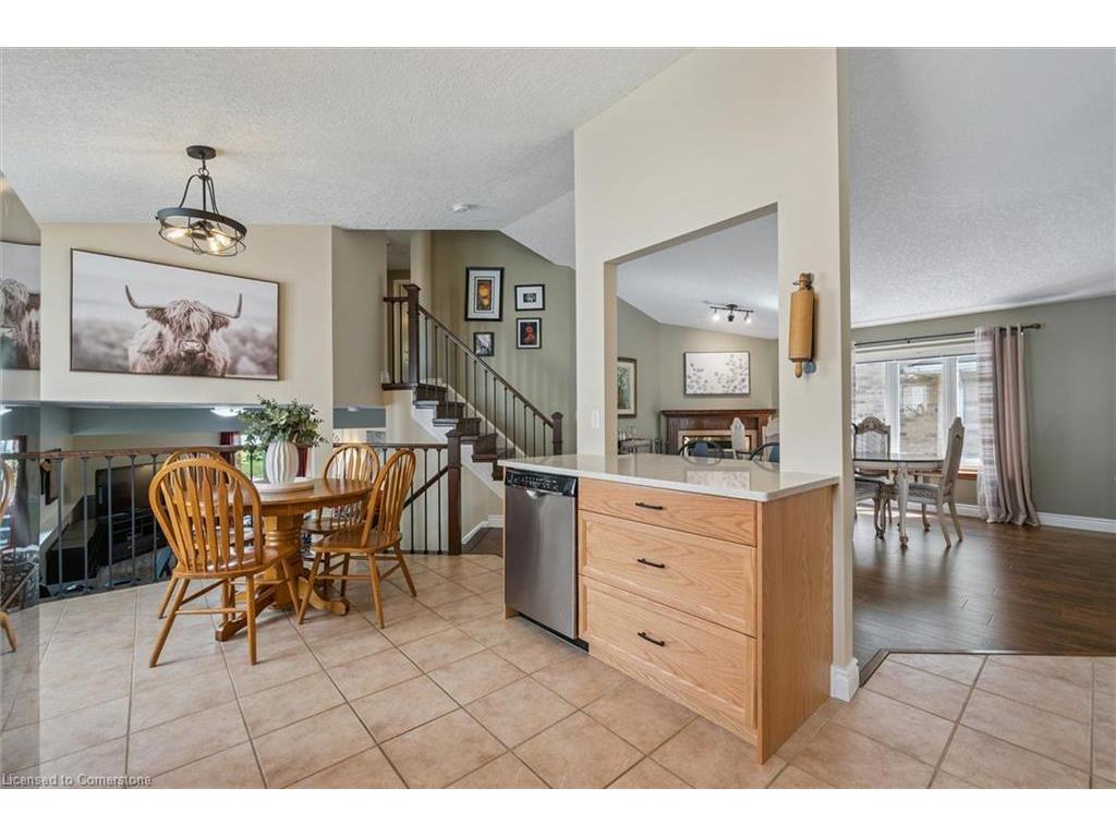 









576


Windjammer

Way,
Waterloo,




ON
N2K 3Z5

