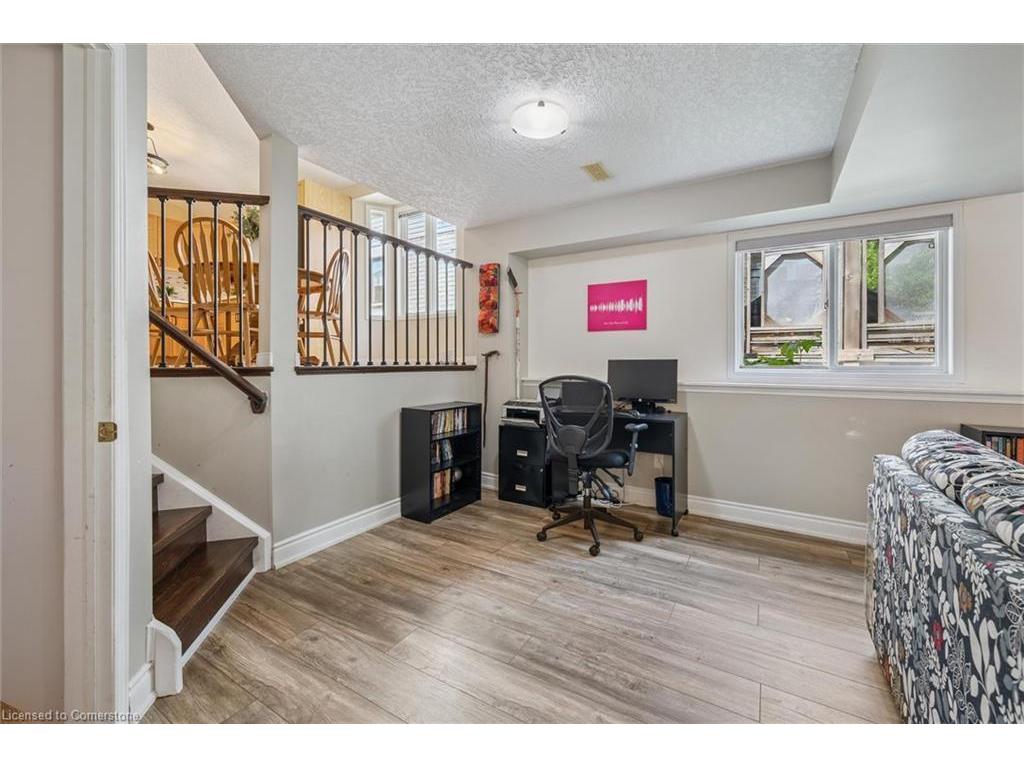 









576


Windjammer

Way,
Waterloo,




ON
N2K 3Z5

