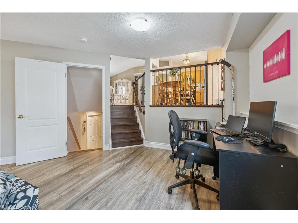 









576


Windjammer

Way,
Waterloo,




ON
N2K 3Z5


