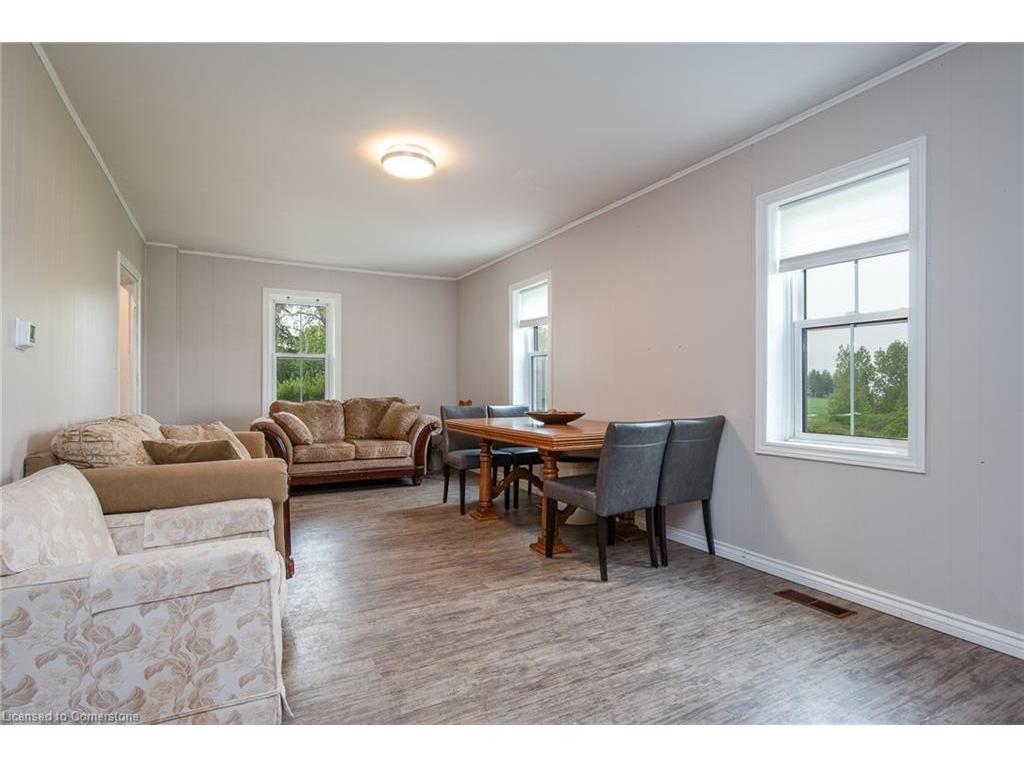 









4385


Hessen Strasse

,
Wellesley,







ON
N0B 2T0

