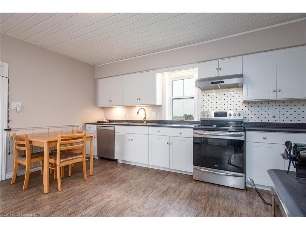 









4385


Hessen Strasse

,
Wellesley,







ON
N0B 2T0

