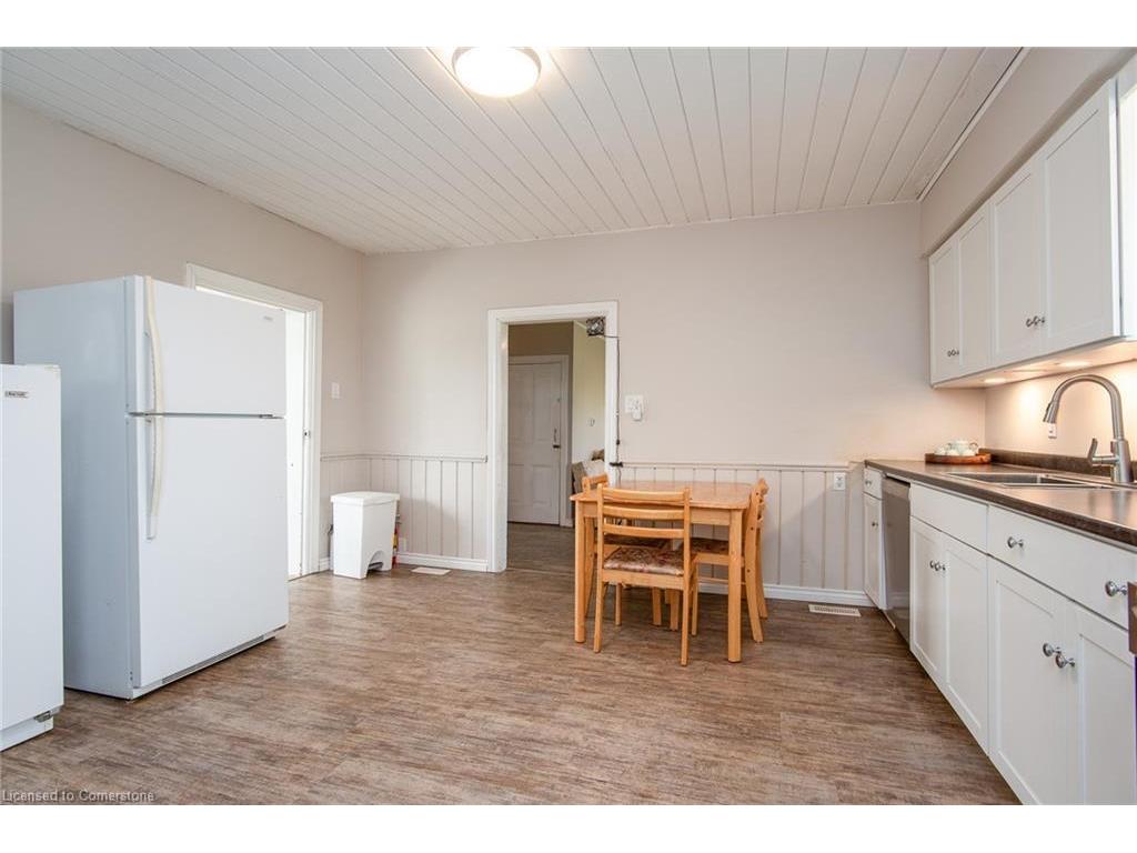 









4385


Hessen Strasse

,
Wellesley,







ON
N0B 2T0

