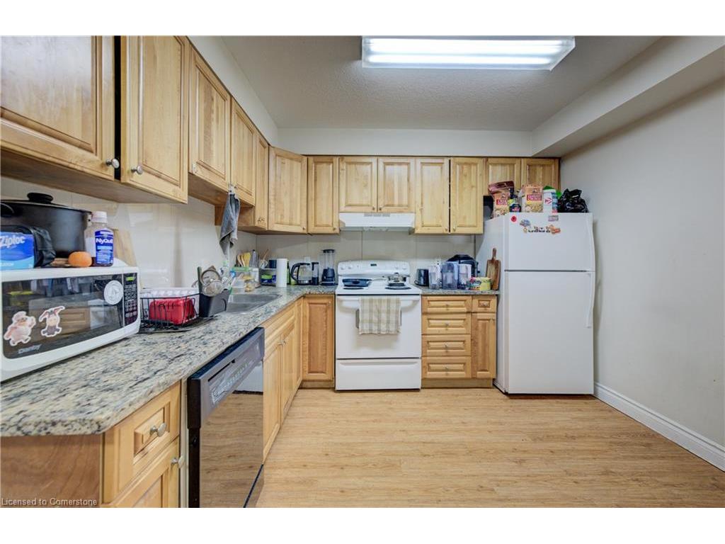 









392


Albert

Street, 204,
Waterloo,




ON
N2L 3V1

