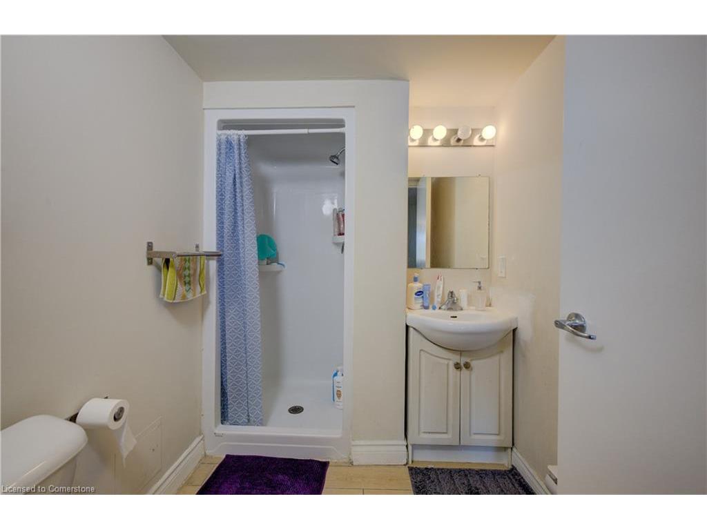 









392


Albert

Street, 204,
Waterloo,




ON
N2L 3V1

