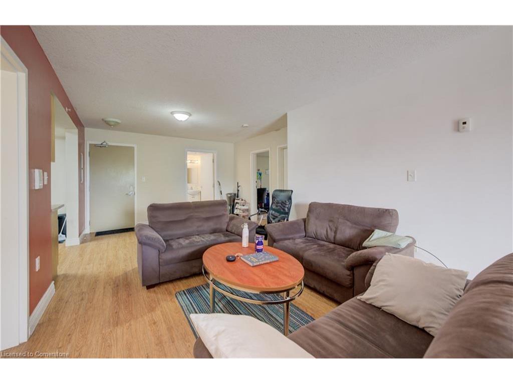 









392


Albert

Street, 204,
Waterloo,




ON
N2L 3V1

