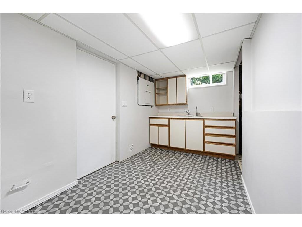 









95


Rosslinn

Road,
Cambridge,




ON
N1S 3K3

