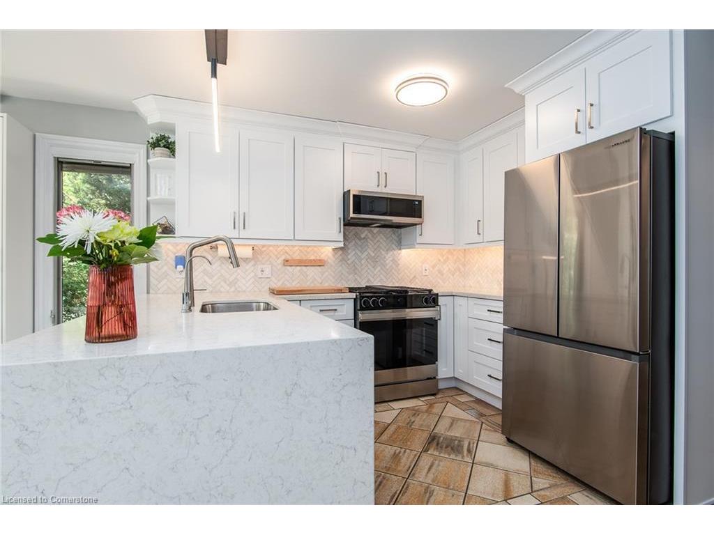 









518


Baringham

Place,
Waterloo,




ON
N2T 2J4

