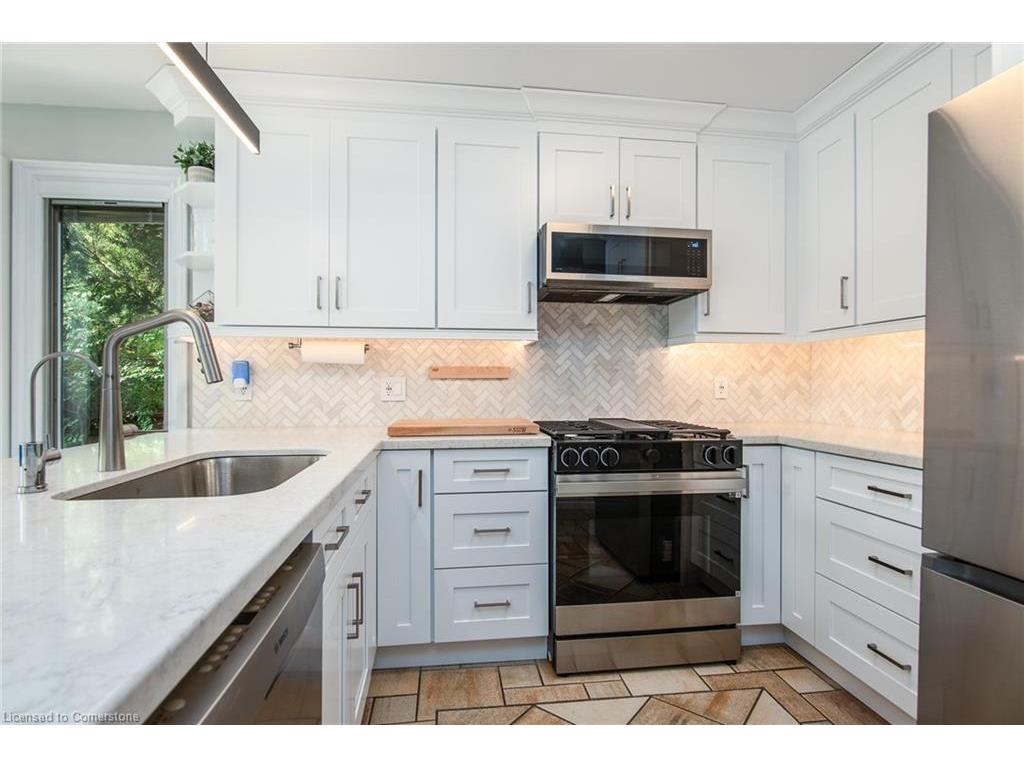 









518


Baringham

Place,
Waterloo,




ON
N2T 2J4

