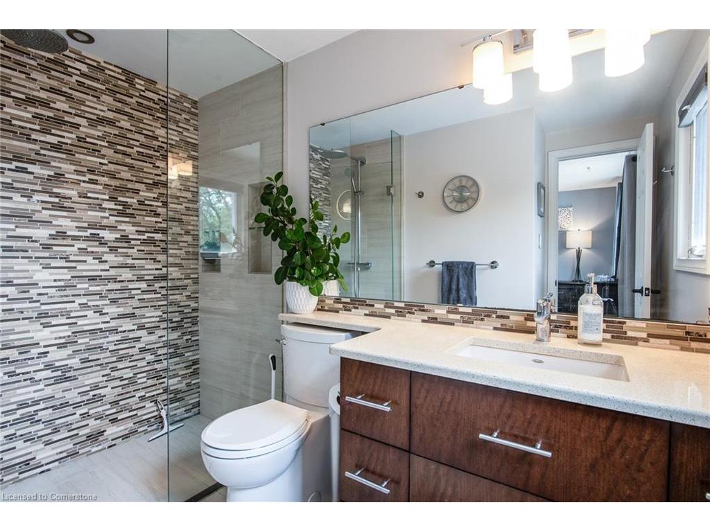 









518


Baringham

Place,
Waterloo,




ON
N2T 2J4

