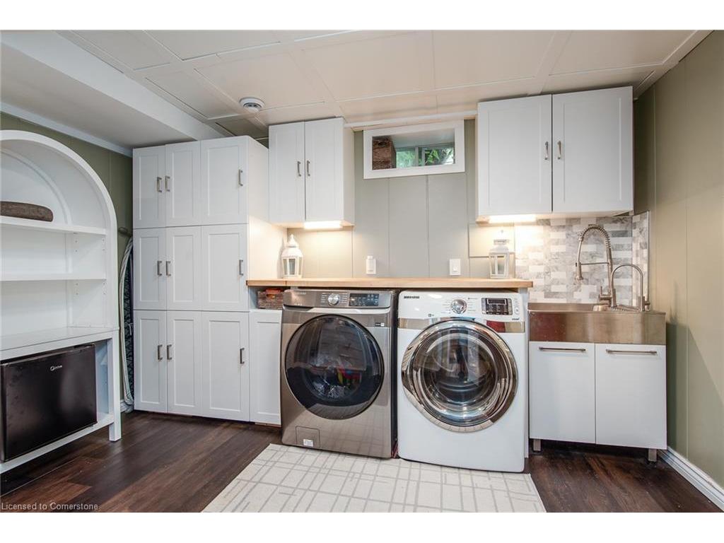 









518


Baringham

Place,
Waterloo,




ON
N2T 2J4

