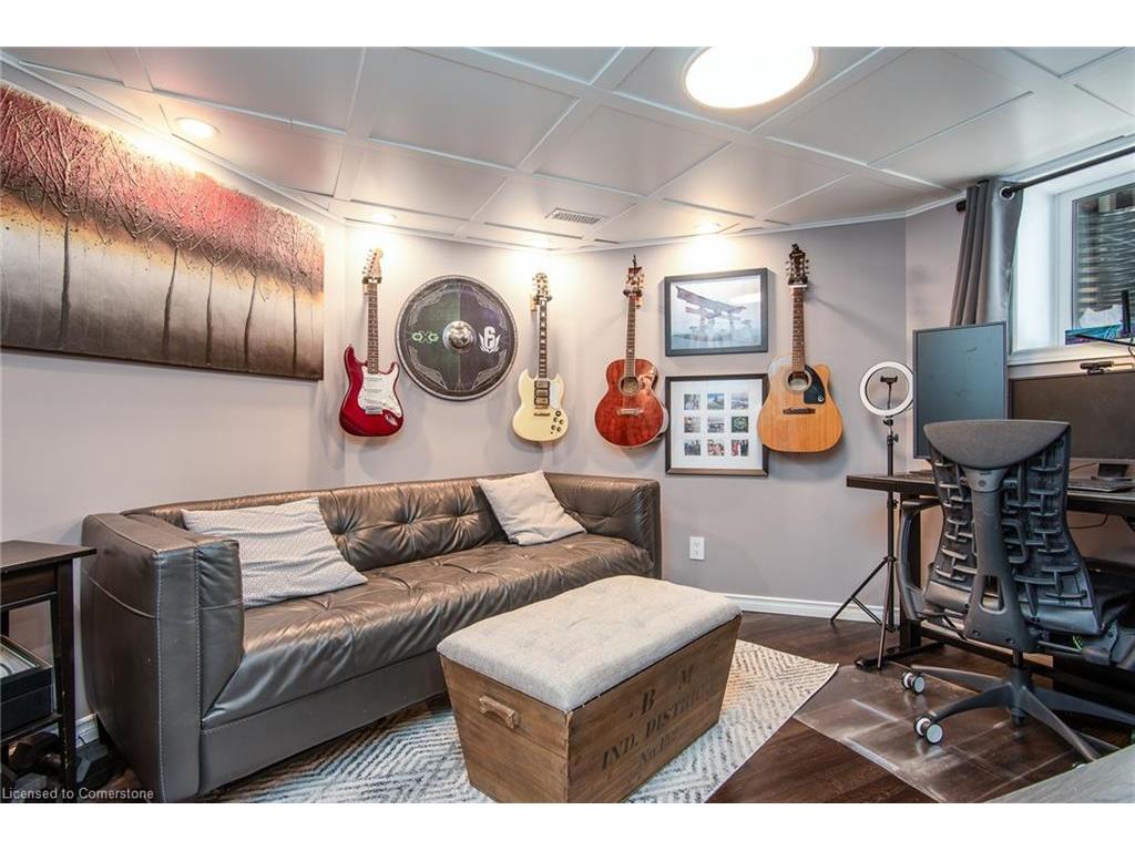 









518


Baringham

Place,
Waterloo,




ON
N2T 2J4

