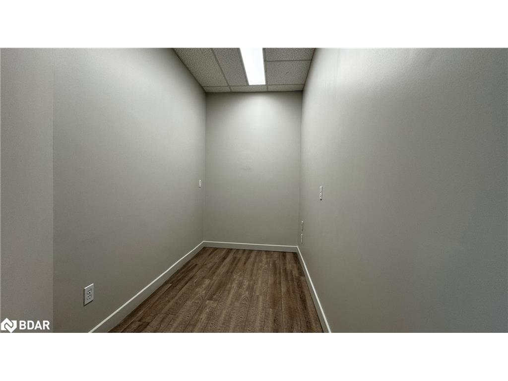 









190


Cundles

Road East, 201D,
Barrie,




ON
L4M 4S5

