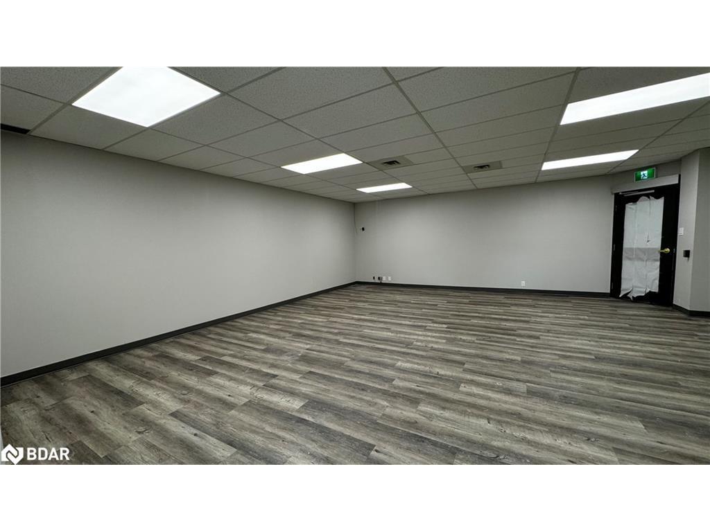 









190


Cundles

Road East, 104,
Barrie,




ON
L4M 4S5

