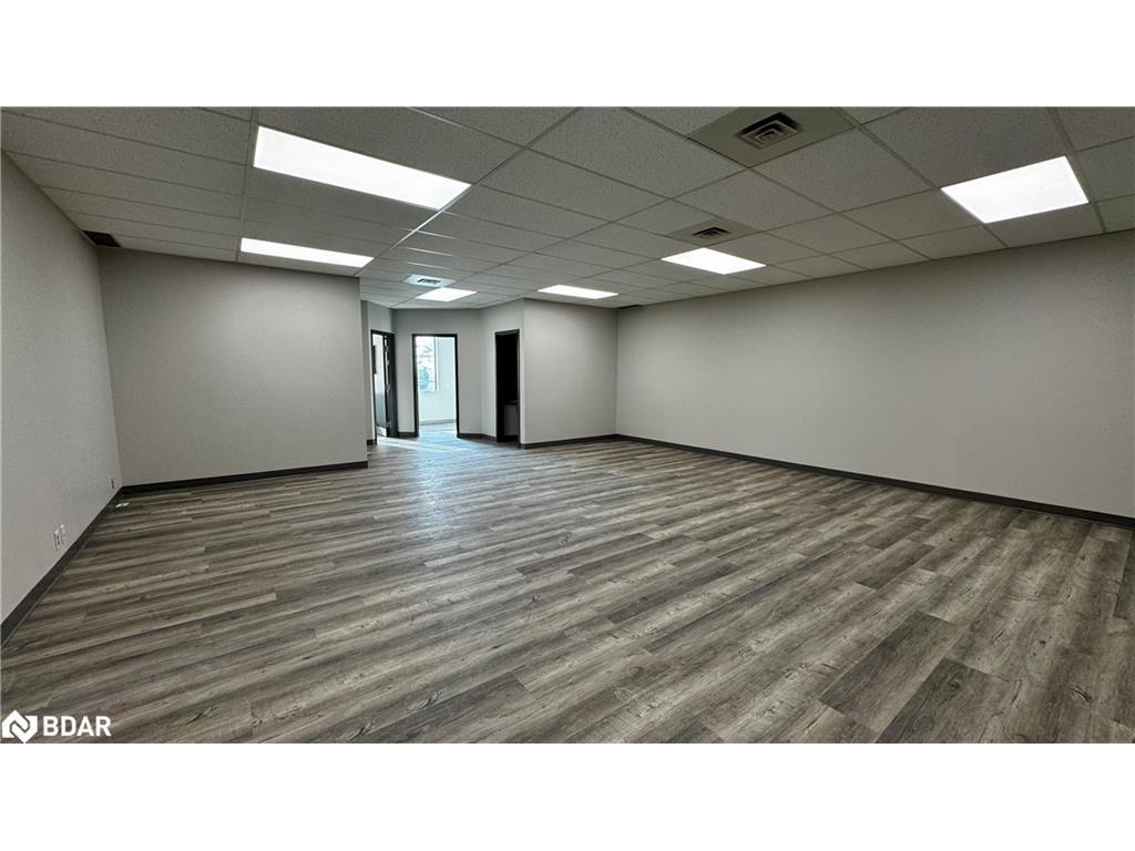 









190


Cundles

Road East, 104,
Barrie,




ON
L4M 4S5

