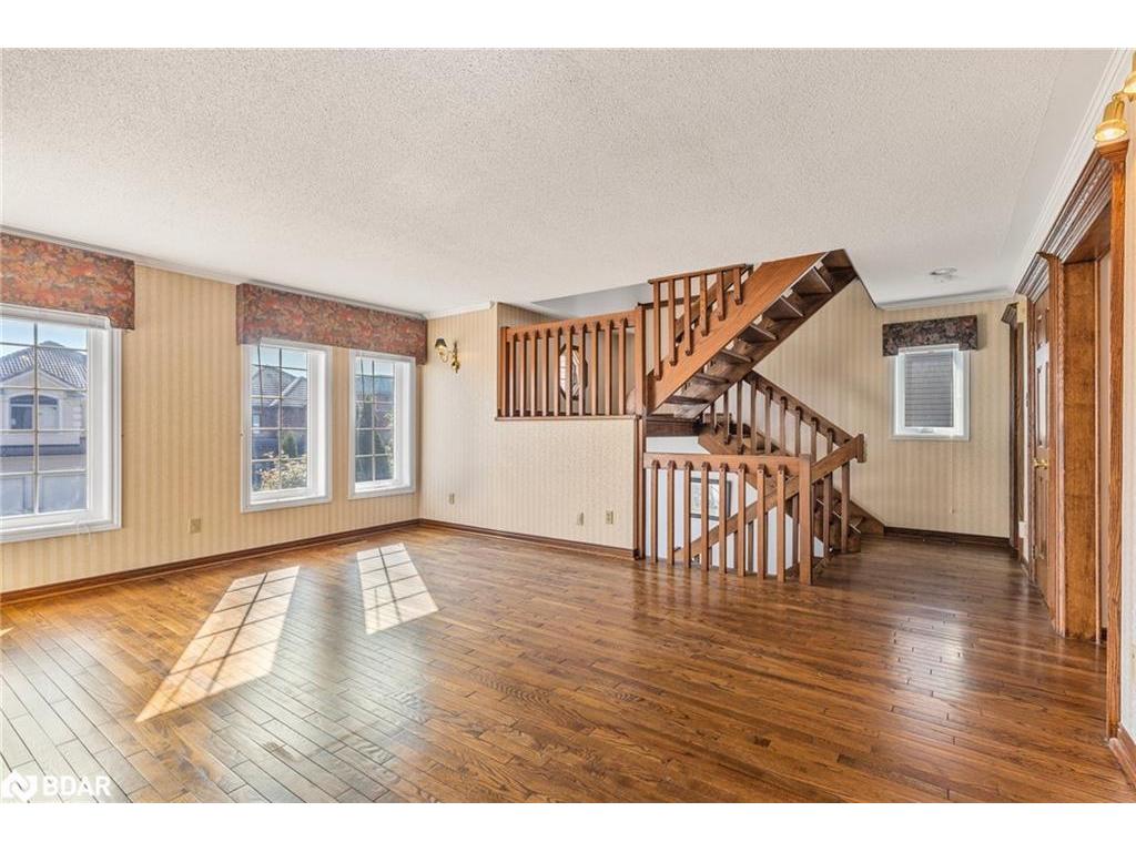 









36


Kempenfelt

Drive,
Barrie,




ON
L4M 1B9


