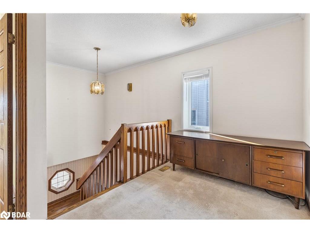 









36


Kempenfelt

Drive,
Barrie,




ON
L4M 1B9

