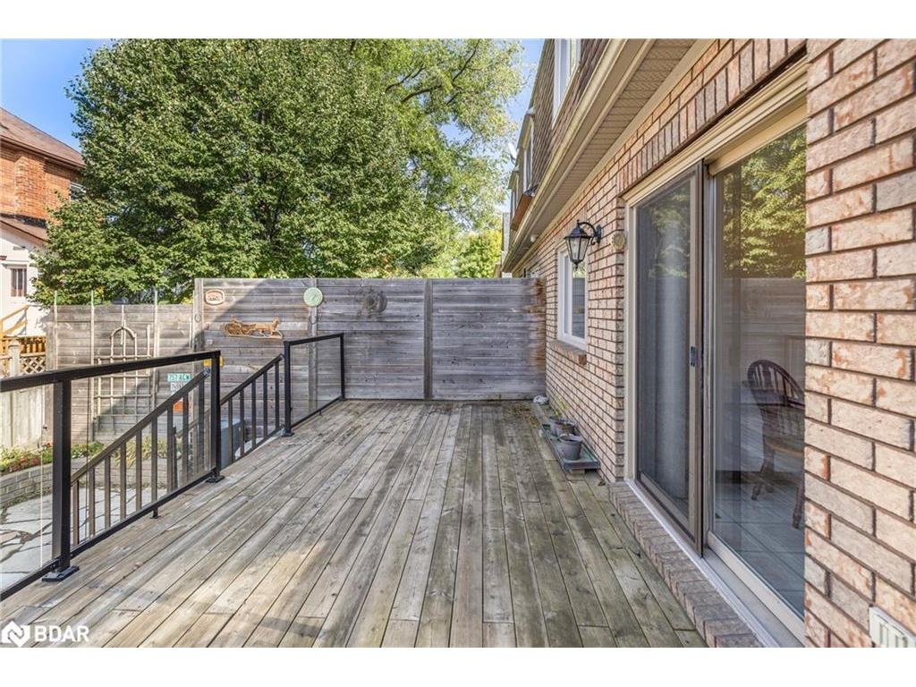 









36


Kempenfelt

Drive,
Barrie,




ON
L4M 1B9

