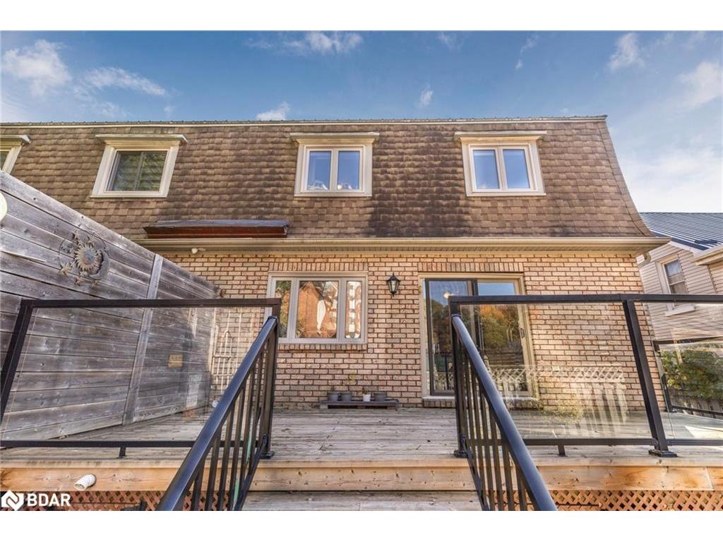 









36


Kempenfelt

Drive,
Barrie,




ON
L4M 1B9

