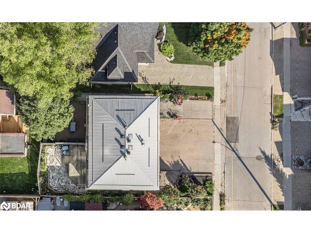 









36


Kempenfelt

Drive,
Barrie,




ON
L4M 1B9

