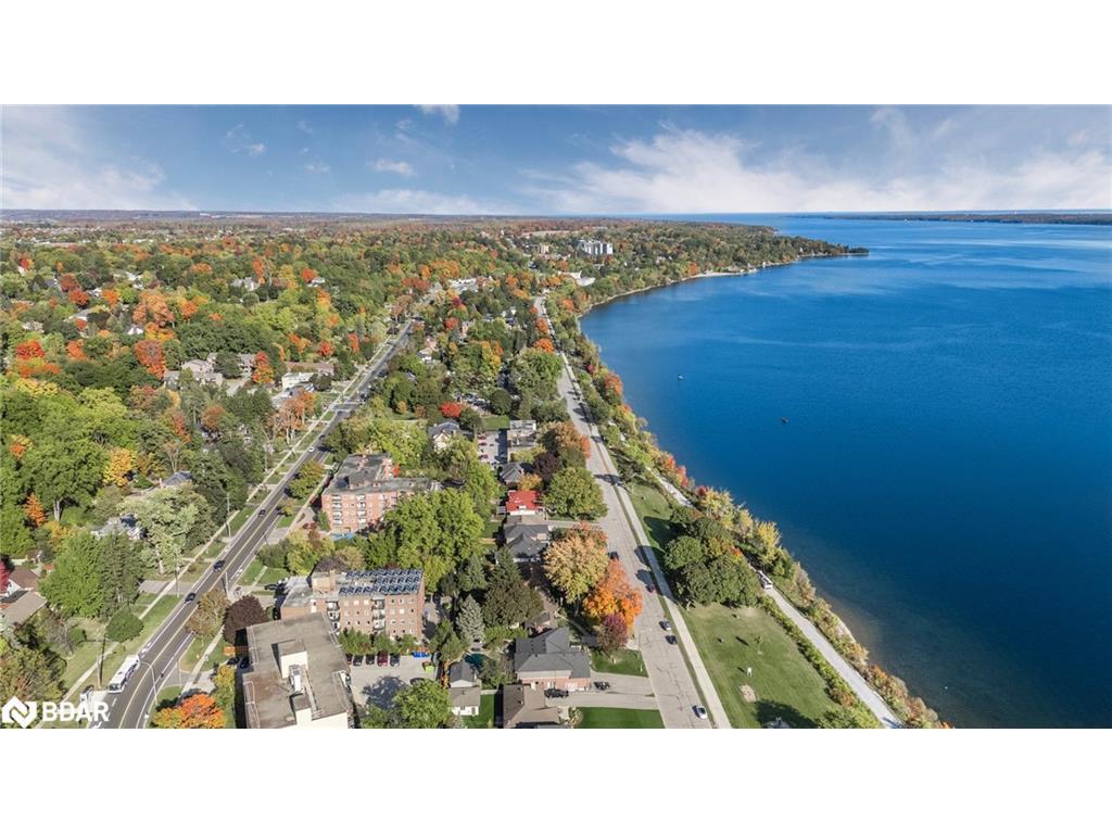 









36


Kempenfelt

Drive,
Barrie,




ON
L4M 1B9

