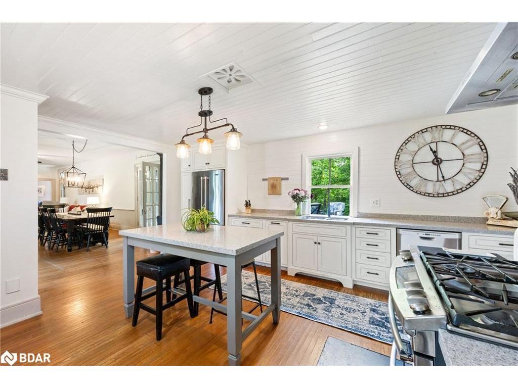 









311


Tollendal Mill

Road,
Barrie,




ON
L4N 7S6

