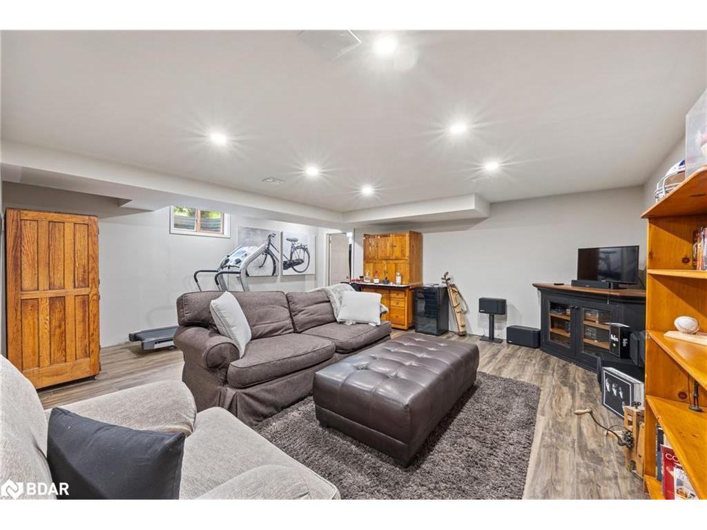 









311


Tollendal Mill

Road,
Barrie,




ON
L4N 7S6

