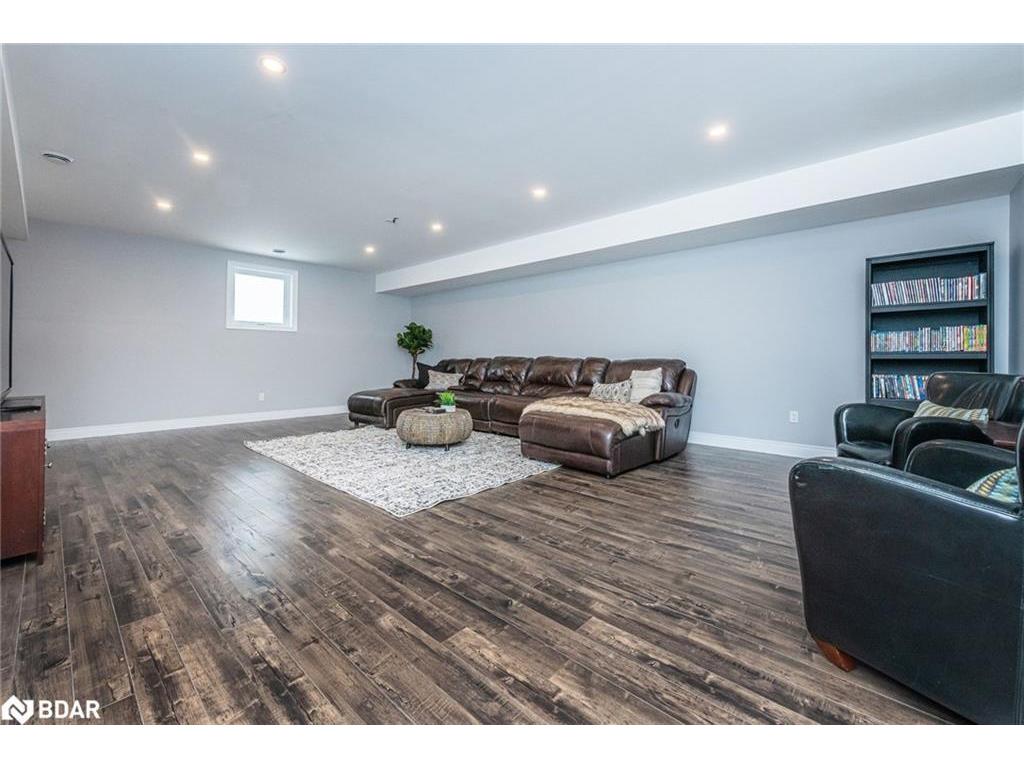 









373373


6th

Line,
Amaranth,




ON
L9W 0M4

