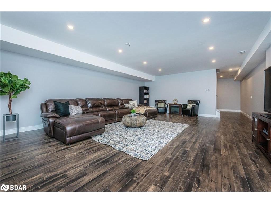 









373373


6th

Line,
Amaranth,




ON
L9W 0M4

