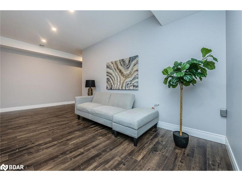 









373373


6th

Line,
Amaranth,




ON
L9W 0M4

