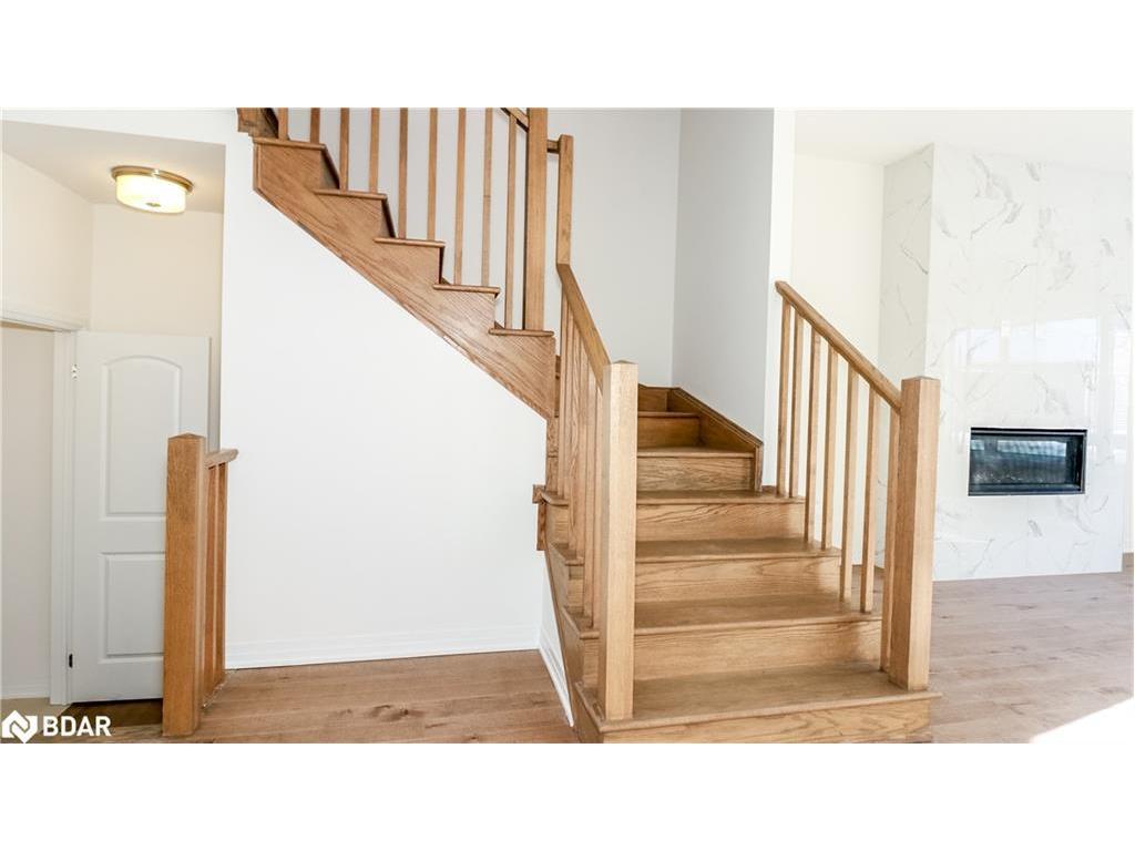 









3778


Sunbank

Crescent,
Severn,




ON
L3V 6H3

