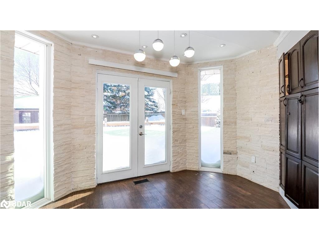 









104


Brown

Street,
Barrie,




ON
L4N 7V6

