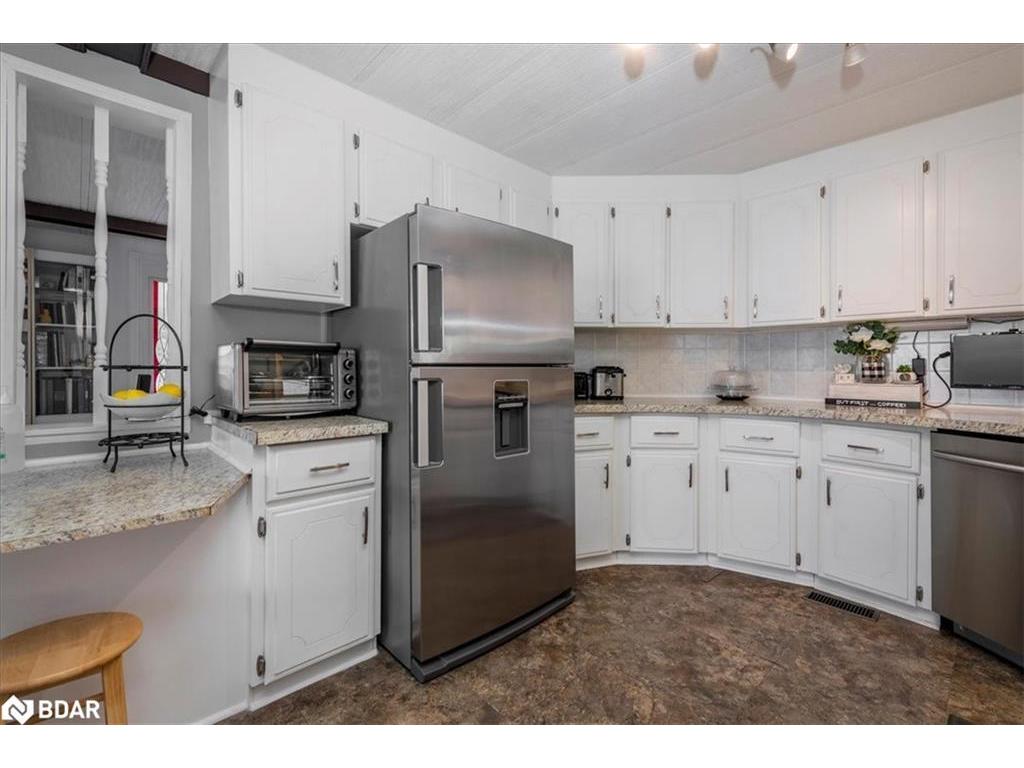 









8


Bonavista Arm

,
Innisfil,




ON
L9S 1P5


