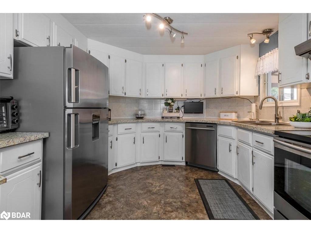 









8


Bonavista Arm

,
Innisfil,




ON
L9S 1P5

