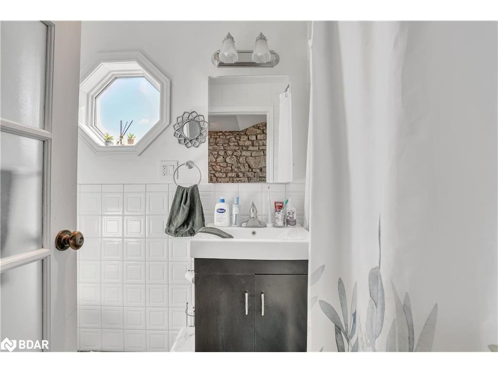 









130


St David

Street South,
Fergus,




ON
N1M 2L3

