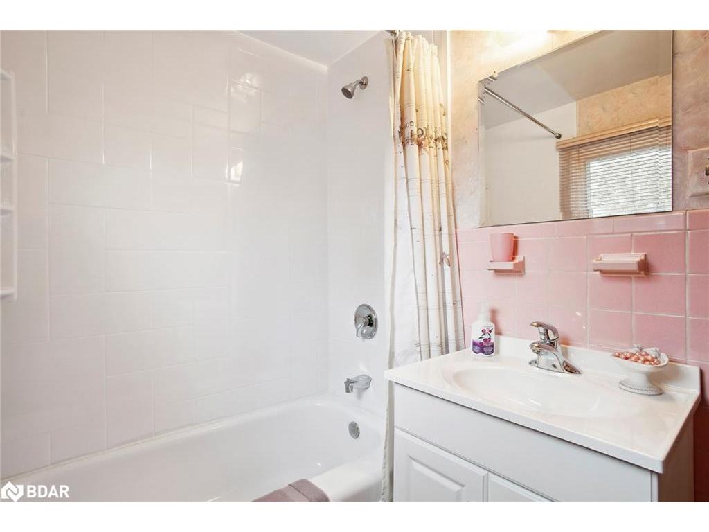 









123


Vista

Drive,
Mississauga,




ON
L5M 1W2

