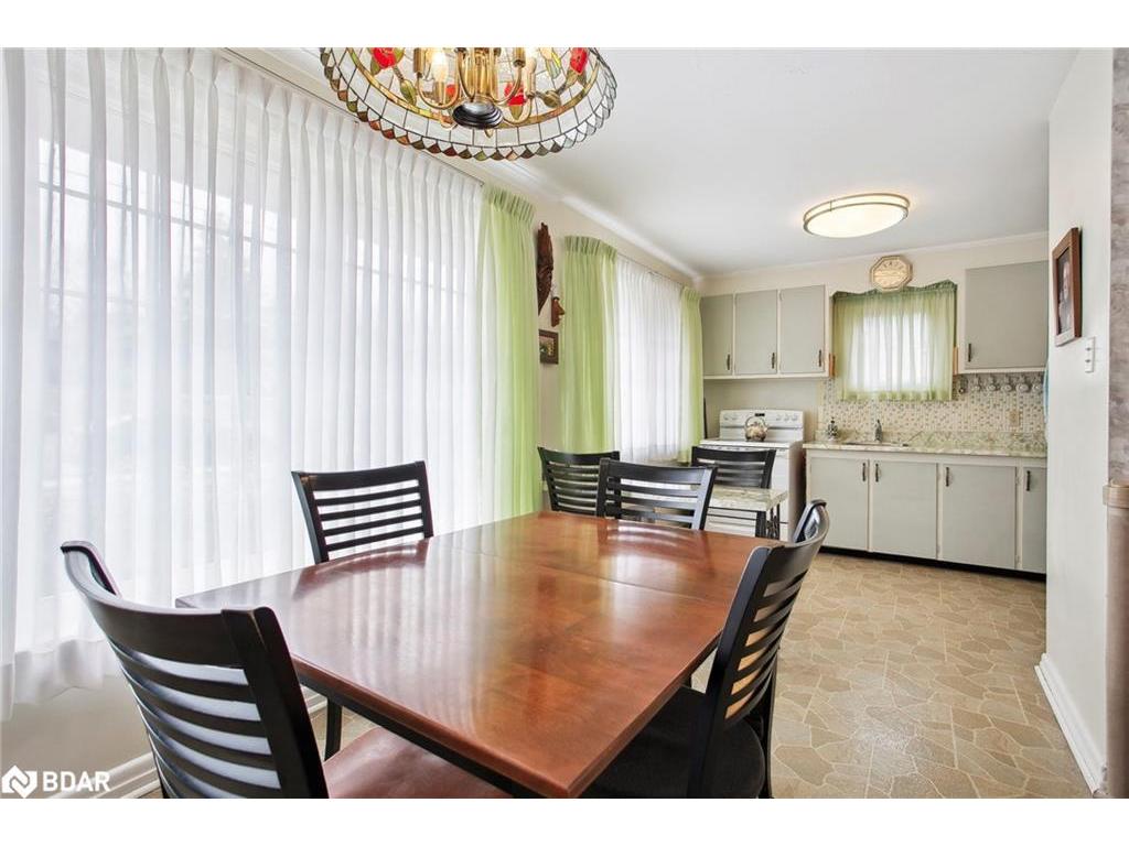 









123


Vista

Drive,
Mississauga,




ON
L5M 1W2

