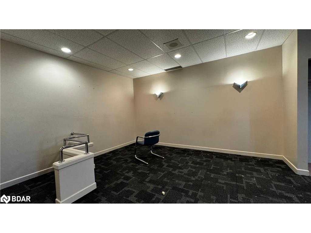 









190


Cundles

Road East, 203,
Barrie,




ON
L4M 4S5

